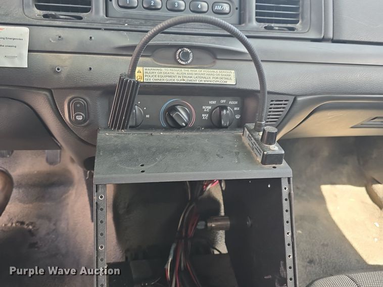 image for item DQ4556 2009 Ford Crown Victoria Police Interceptor 