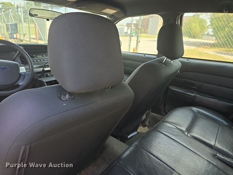 image for item DQ4556 2009 Ford Crown Victoria Police Interceptor 