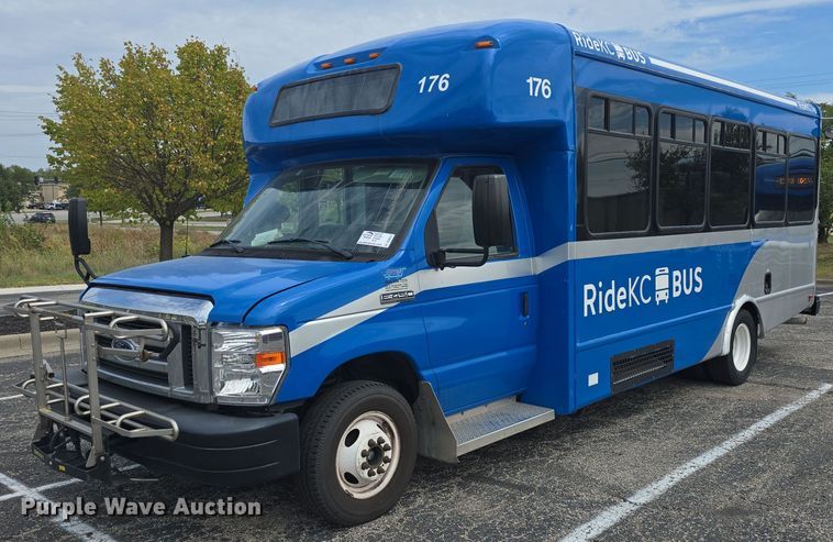 image for item DQ4557 2018 Senator II ST69940C shuttle bus