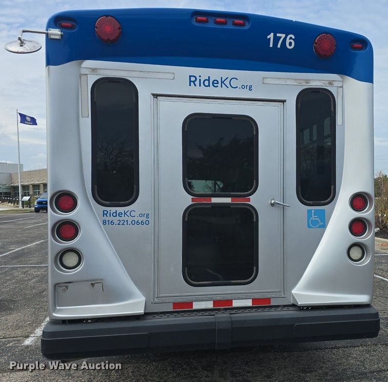 image for item DQ4557 2018 Senator II ST69940C shuttle bus