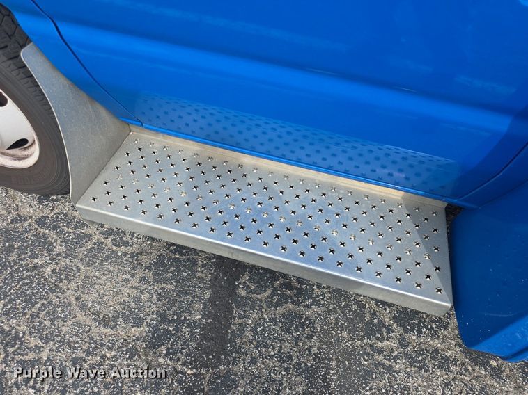 image for item DQ4557 2018 Senator II ST69940C shuttle bus