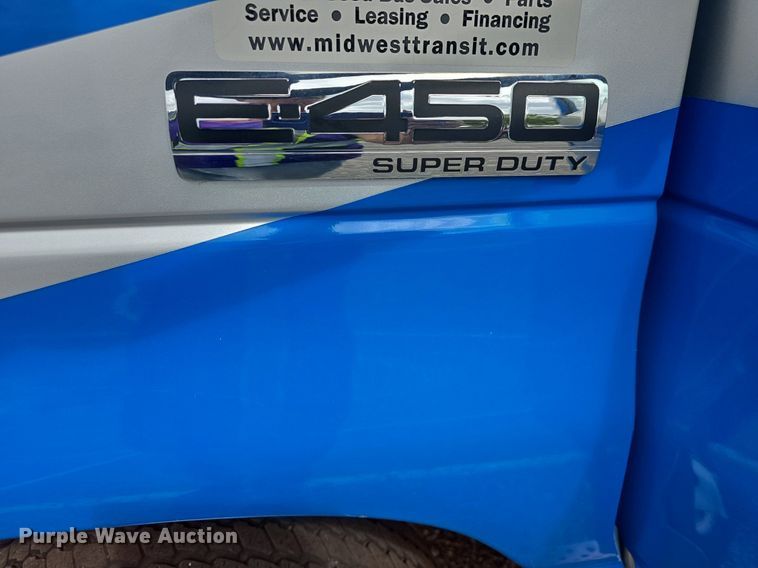 image for item DQ4557 2018 Senator II ST69940C shuttle bus