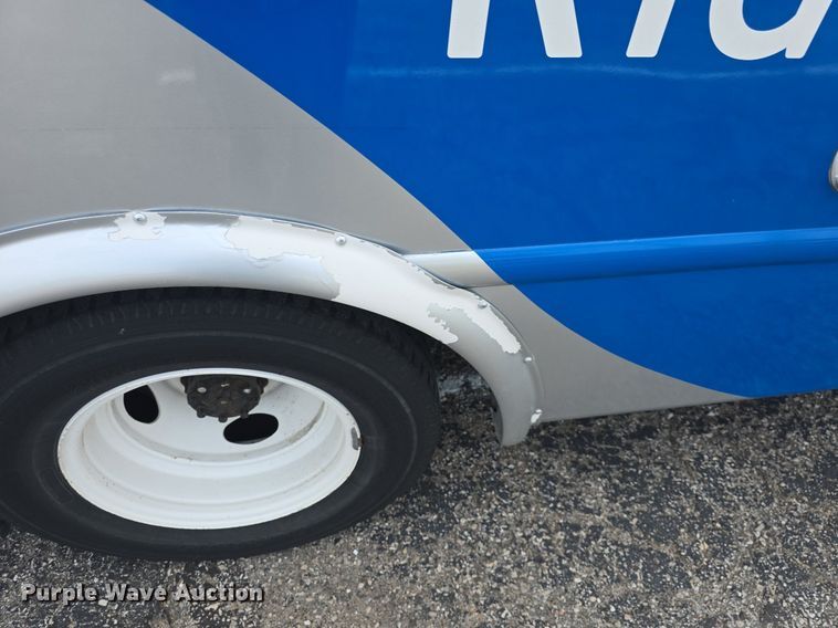 image for item DQ4557 2018 Senator II ST69940C shuttle bus