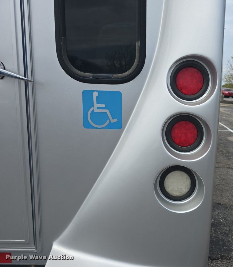 image for item DQ4557 2018 Senator II ST69940C shuttle bus