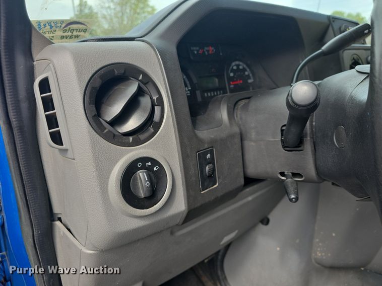 image for item DQ4557 2018 Senator II ST69940C shuttle bus