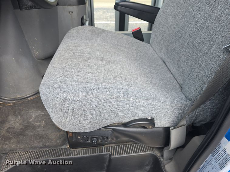 image for item DQ4557 2018 Senator II ST69940C shuttle bus