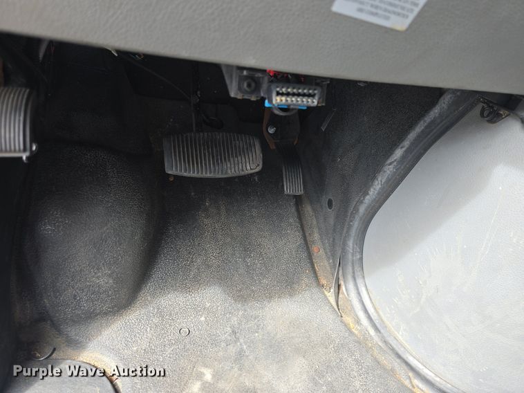 image for item DQ4557 2018 Senator II ST69940C shuttle bus