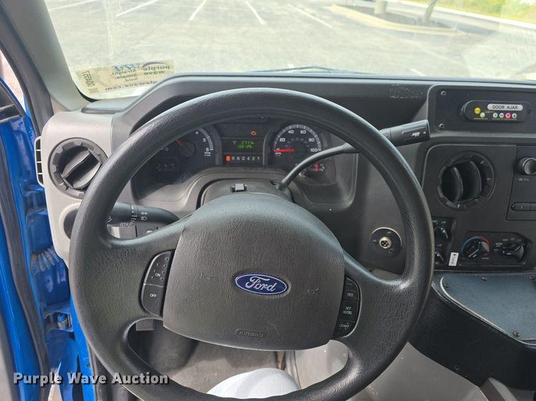 image for item DQ4557 2018 Senator II ST69940C shuttle bus