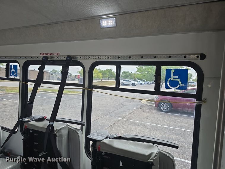 image for item DQ4557 2018 Senator II ST69940C shuttle bus