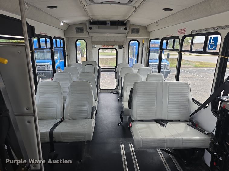 image for item DQ4557 2018 Senator II ST69940C shuttle bus