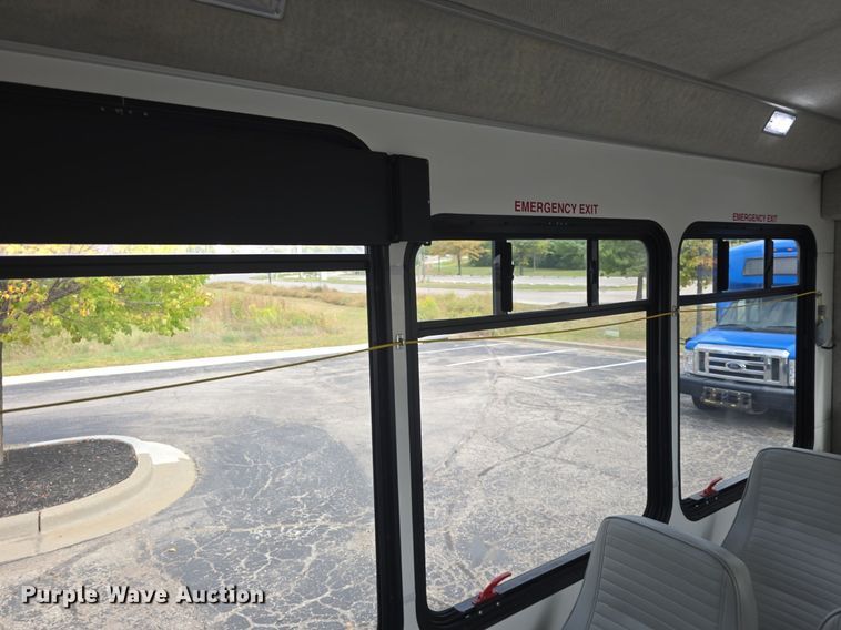 image for item DQ4557 2018 Senator II ST69940C shuttle bus