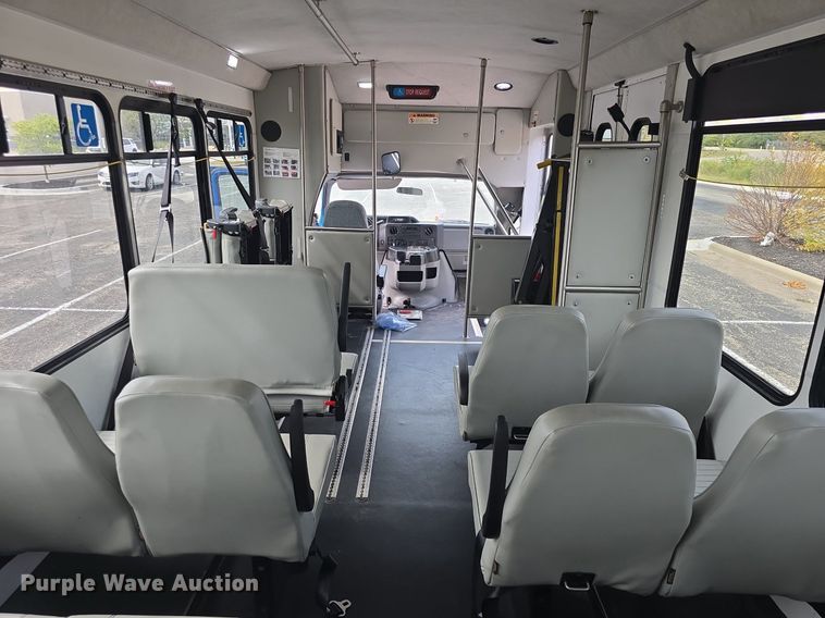 image for item DQ4557 2018 Senator II ST69940C shuttle bus