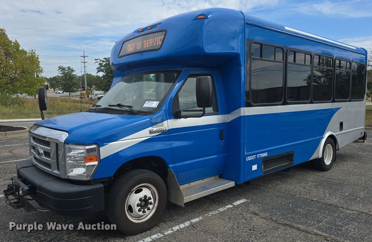 image for item DQ4558 2018 Senator II ST69923C shuttle bus