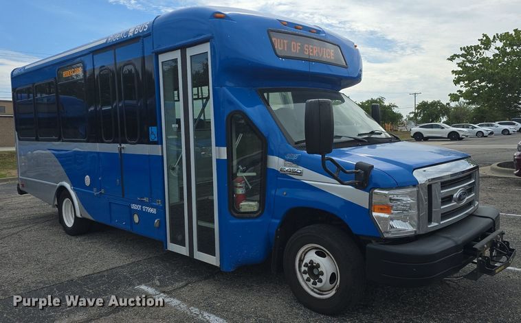 image for item DQ4558 2018 Senator II ST69923C shuttle bus