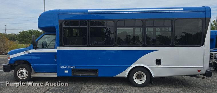 image for item DQ4558 2018 Senator II ST69923C shuttle bus