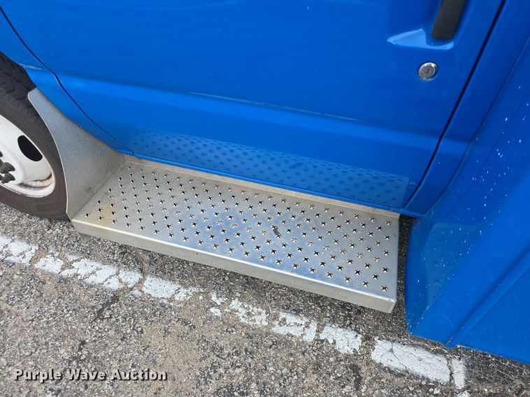 image for item DQ4558 2018 Senator II ST69923C shuttle bus