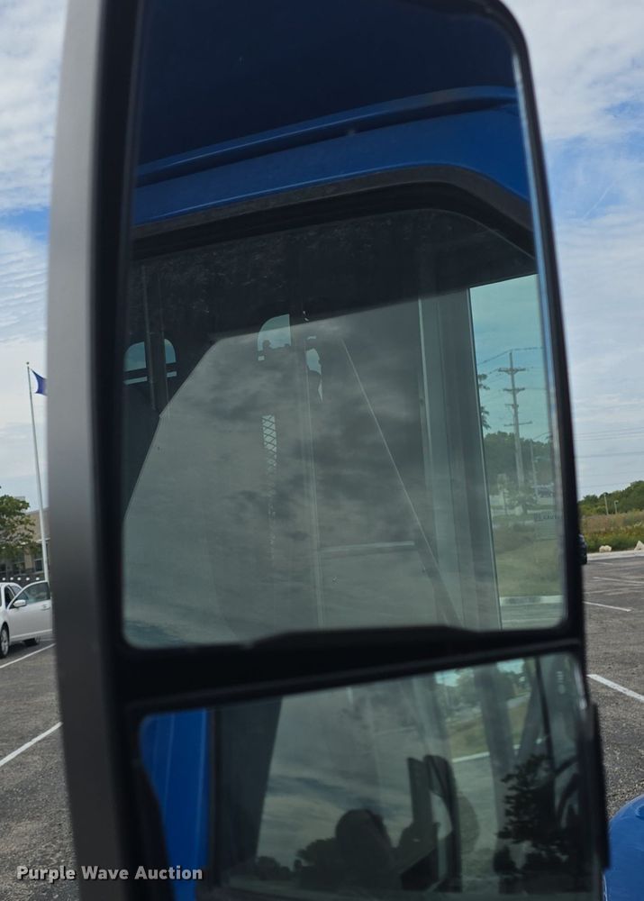 image for item DQ4558 2018 Senator II ST69923C shuttle bus