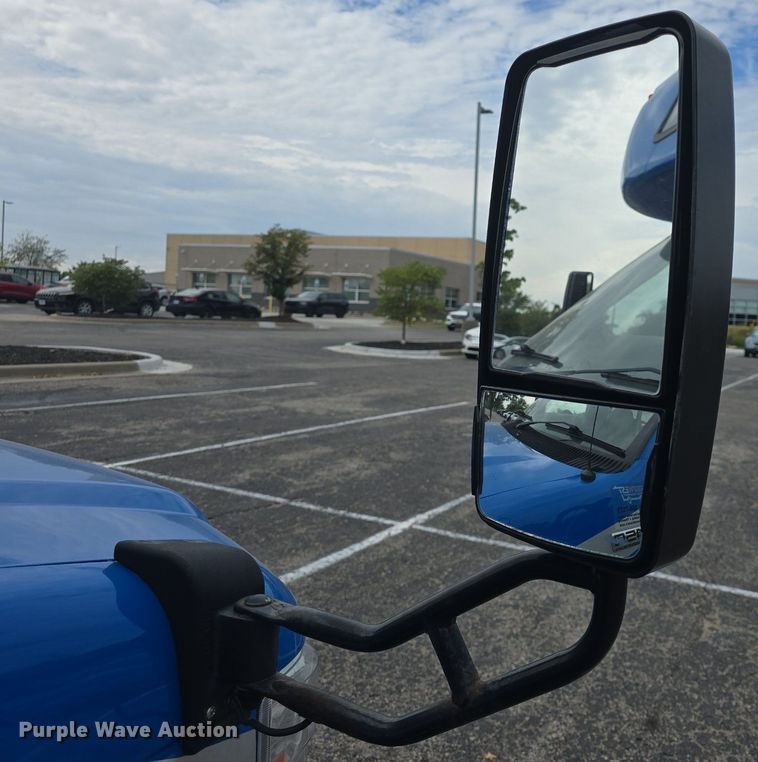 image for item DQ4558 2018 Senator II ST69923C shuttle bus