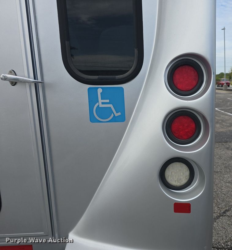 image for item DQ4558 2018 Senator II ST69923C shuttle bus