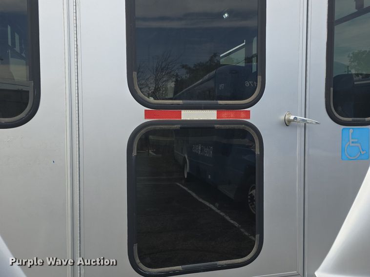 image for item DQ4558 2018 Senator II ST69923C shuttle bus