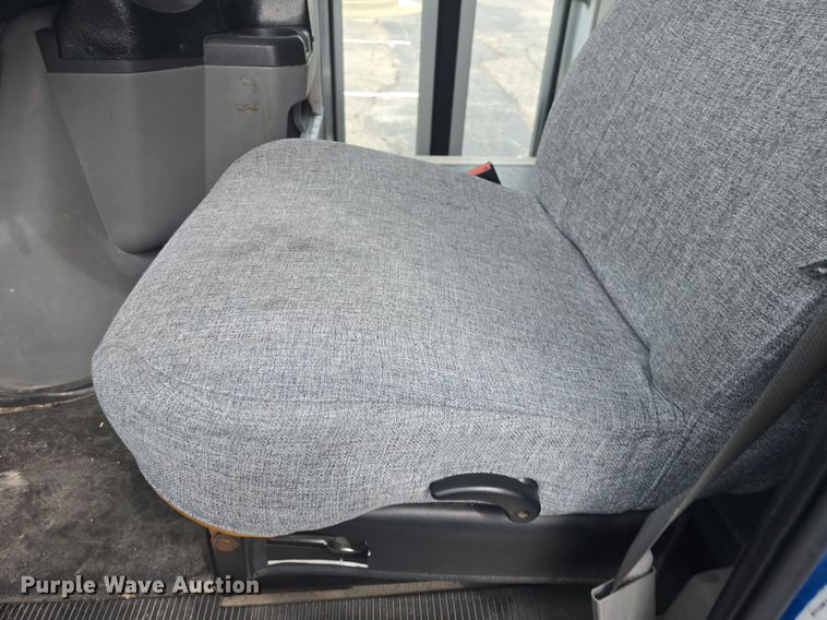 image for item DQ4558 2018 Senator II ST69923C shuttle bus