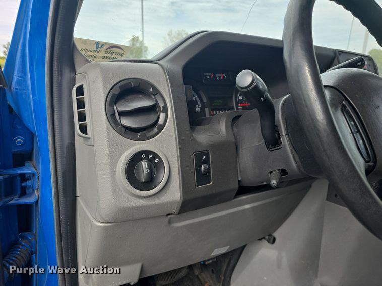 image for item DQ4558 2018 Senator II ST69923C shuttle bus