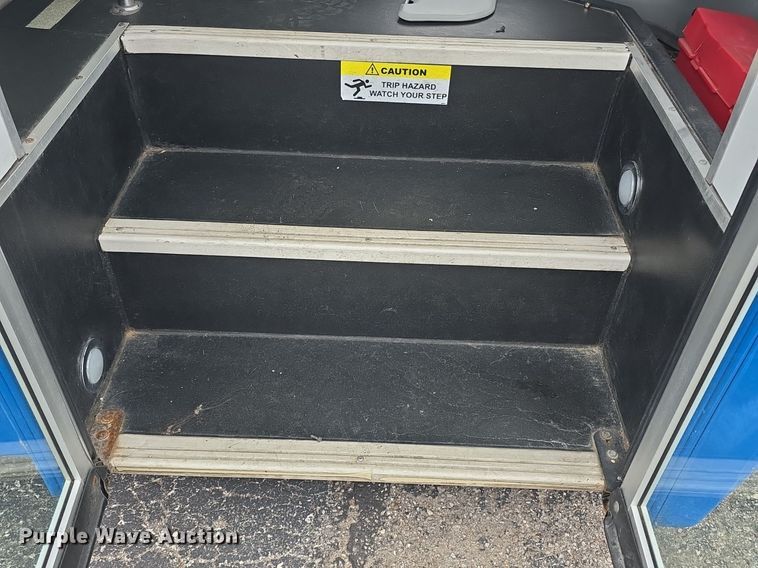 image for item DQ4558 2018 Senator II ST69923C shuttle bus