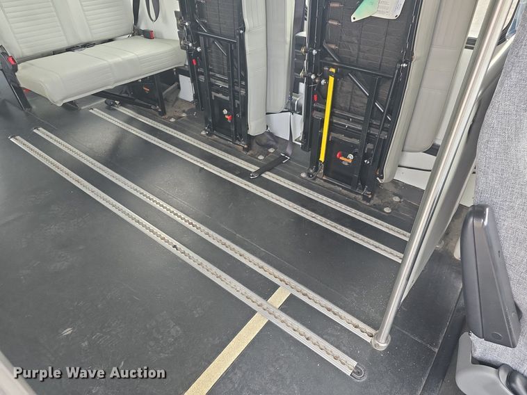 image for item DQ4558 2018 Senator II ST69923C shuttle bus