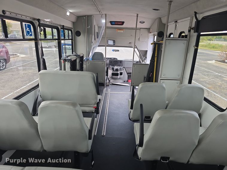 image for item DQ4558 2018 Senator II ST69923C shuttle bus