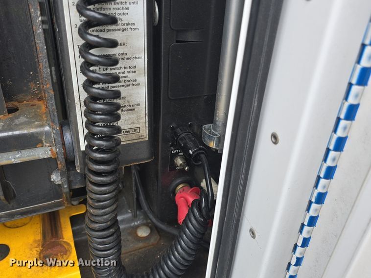 image for item DQ4558 2018 Senator II ST69923C shuttle bus