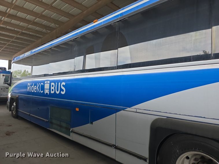 image for item DQ4559 2012 Motor Coach D4500 transit bus