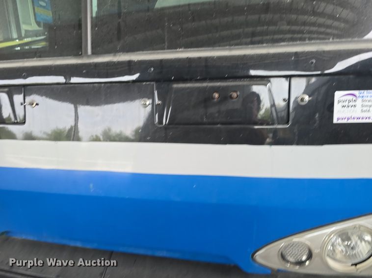 image for item DQ4559 2012 Motor Coach D4500 transit bus