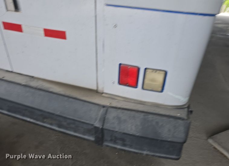 image for item DQ4559 2012 Motor Coach D4500 transit bus