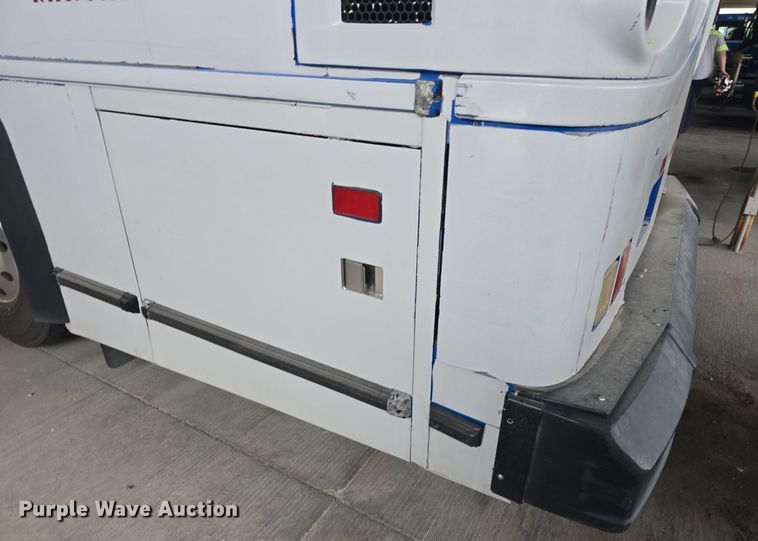 image for item DQ4559 2012 Motor Coach D4500 transit bus