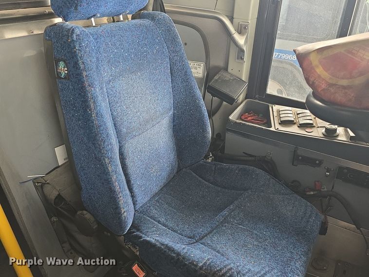 image for item DQ4559 2012 Motor Coach D4500 transit bus