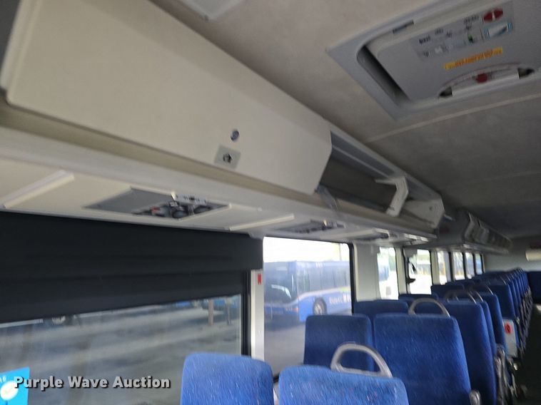 image for item DQ4559 2012 Motor Coach D4500 transit bus