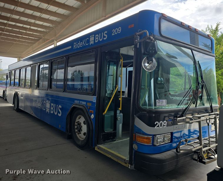 image for item DQ4560 2006 Gillig  G29D102N4 transit bus