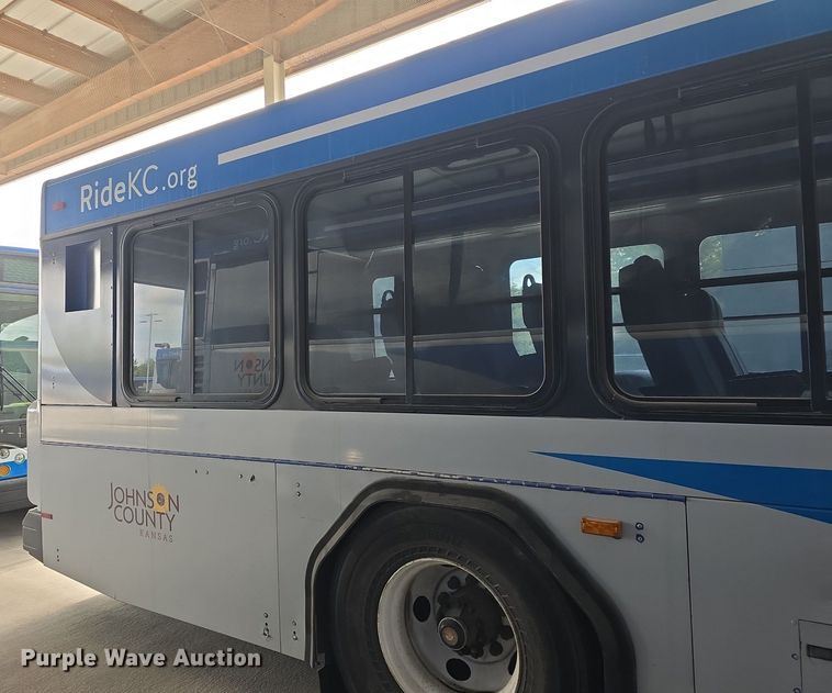 image for item DQ4560 2006 Gillig  G29D102N4 transit bus