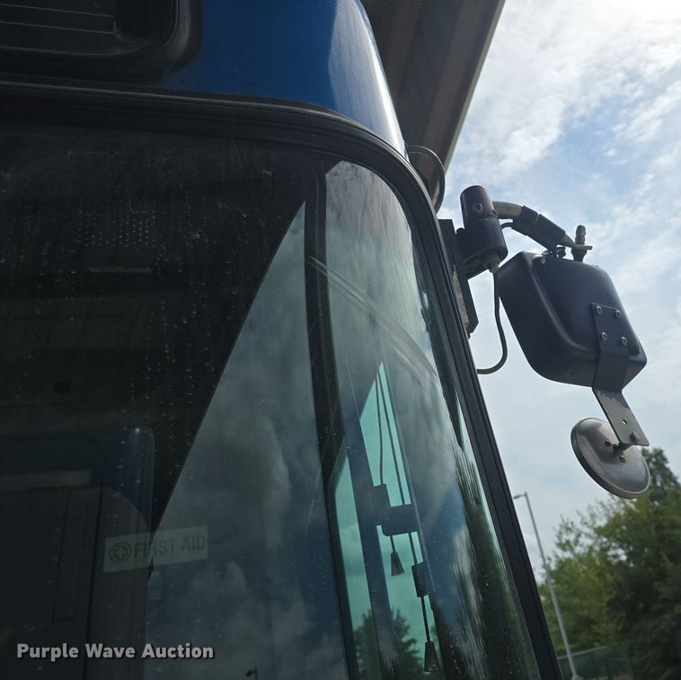 image for item DQ4560 2006 Gillig  G29D102N4 transit bus