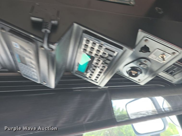 image for item DQ4560 2006 Gillig  G29D102N4 transit bus