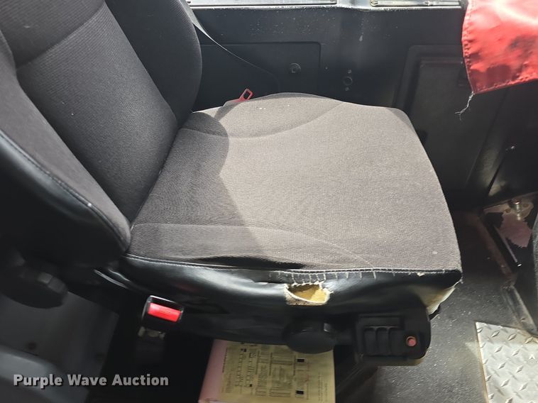 image for item DQ4560 2006 Gillig  G29D102N4 transit bus