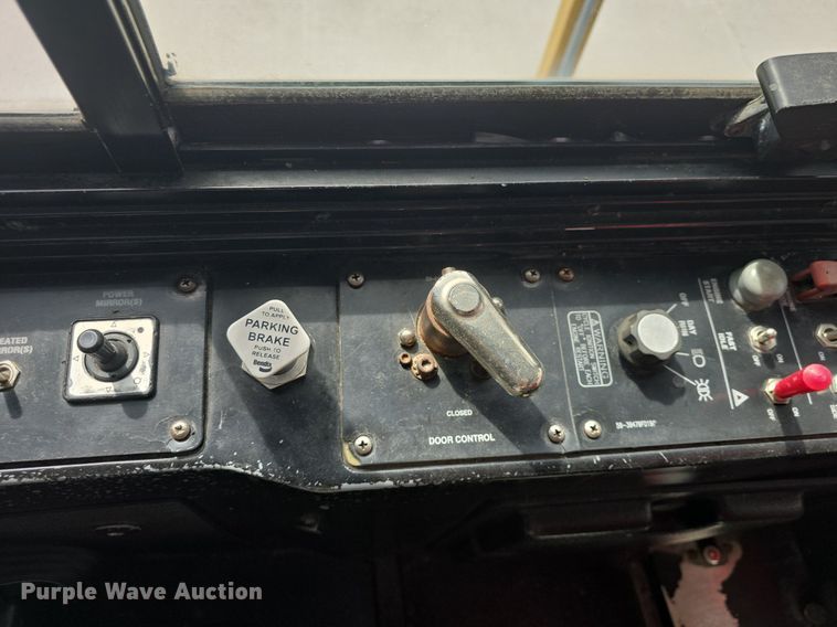 image for item DQ4560 2006 Gillig  G29D102N4 transit bus