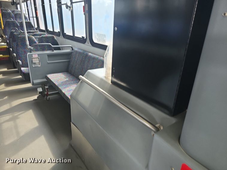 image for item DQ4560 2006 Gillig  G29D102N4 transit bus