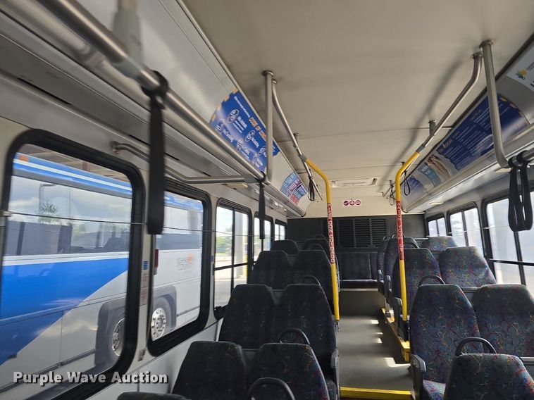 image for item DQ4560 2006 Gillig  G29D102N4 transit bus