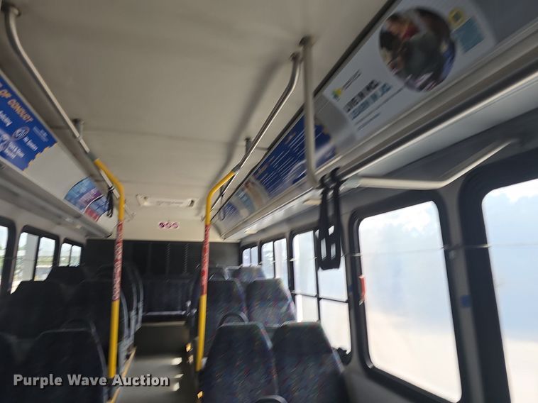 image for item DQ4560 2006 Gillig  G29D102N4 transit bus