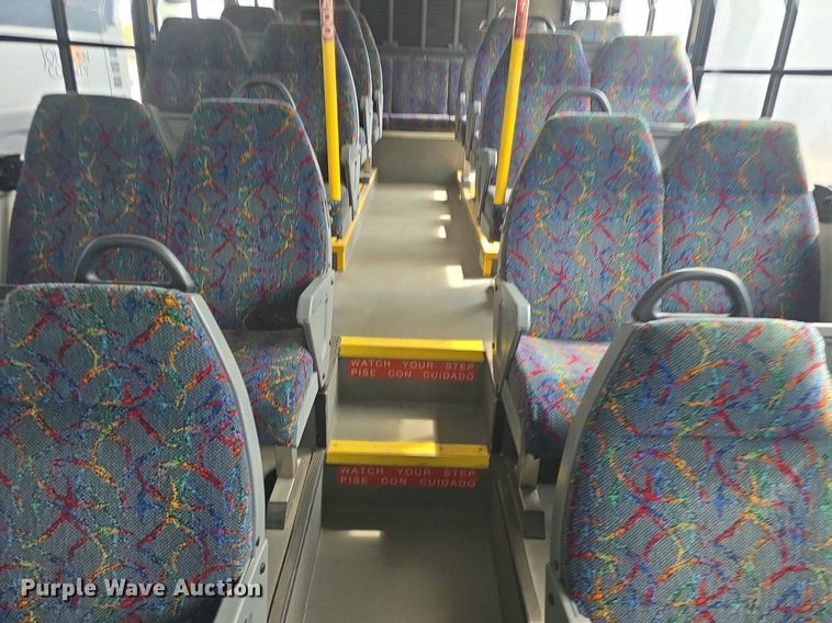 image for item DQ4560 2006 Gillig  G29D102N4 transit bus