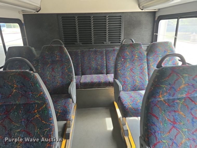 image for item DQ4560 2006 Gillig  G29D102N4 transit bus