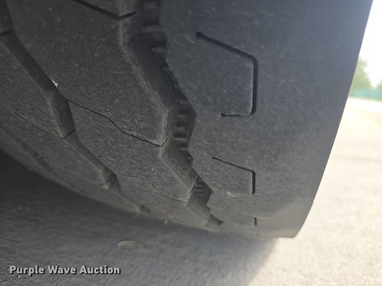 image for item DQ4560 2006 Gillig  G29D102N4 transit bus