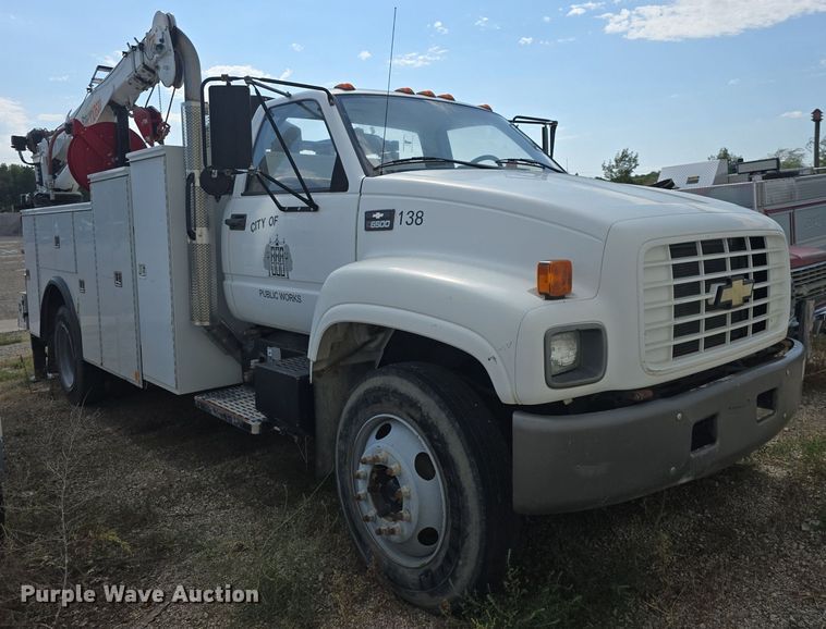 image for item DQ4562 2002 Chevrolet C6500 utility / service truck