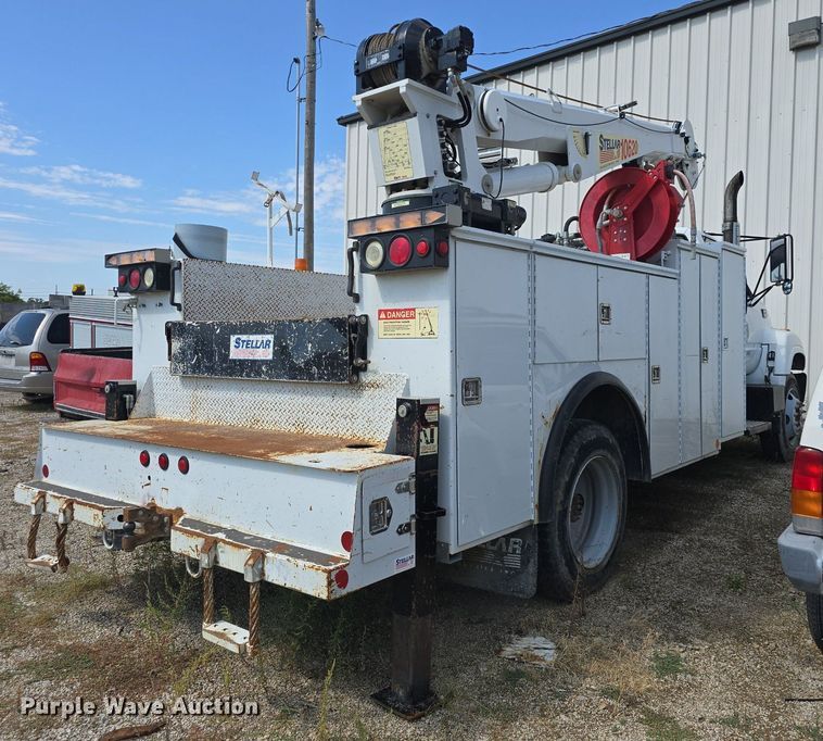 image for item DQ4562 2002 Chevrolet C6500 utility / service truck